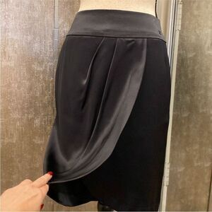 Chanel 100%  tulip skirt, US4